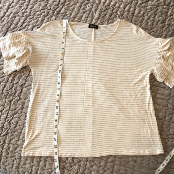 Francesca’s Ruffle Top - Picture 8 of 8